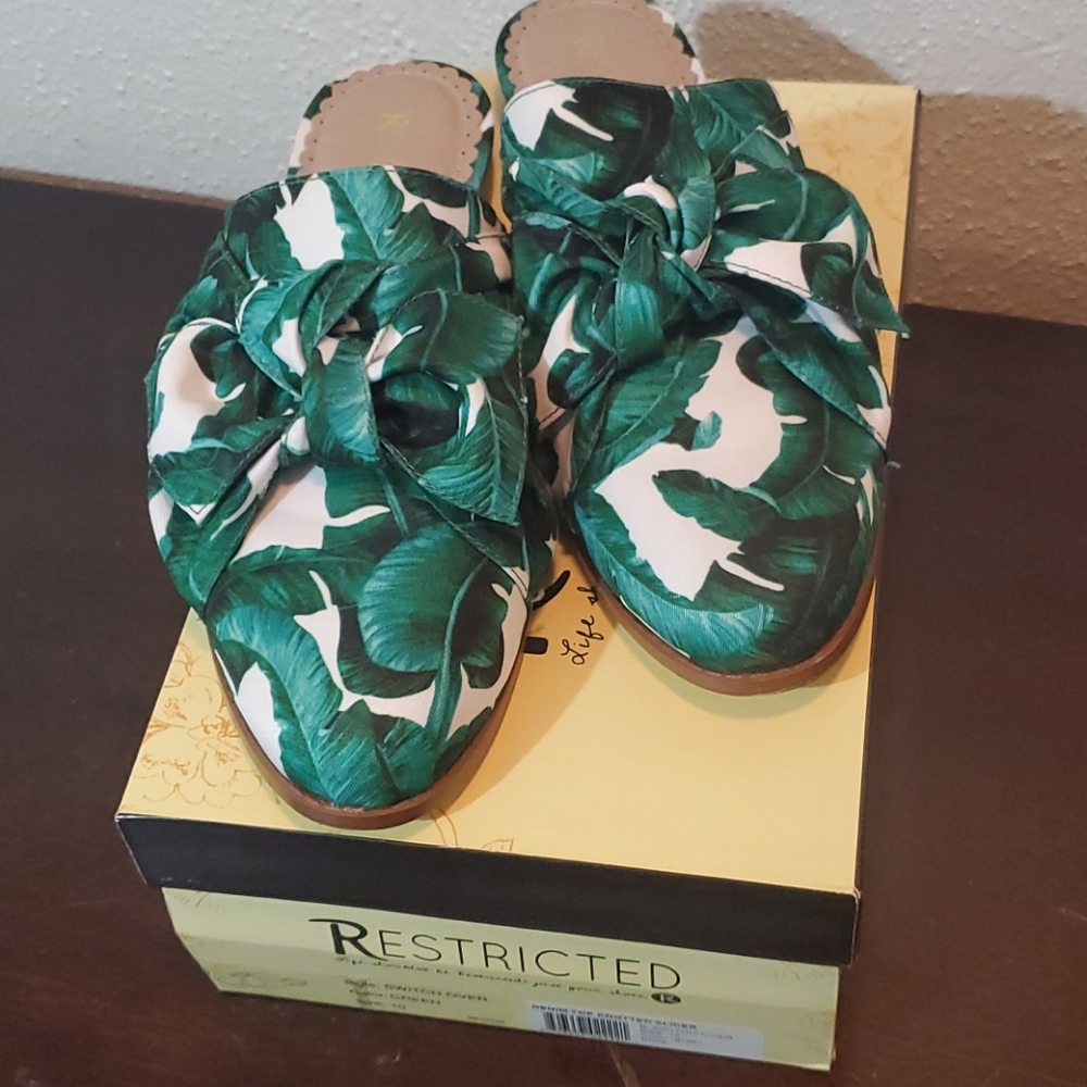 Printed mule size 10m by restricted